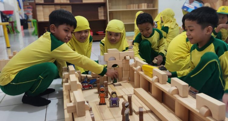 metode-scaffolding-pijakan-bermain-pamela-phelps